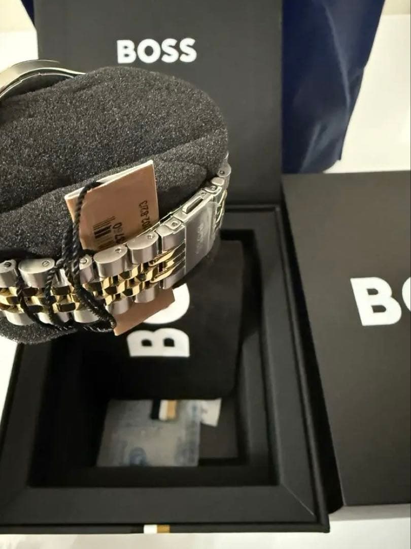 e*2様 BOSS ツートーン腕時計 マザーオブパールインレイ