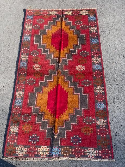 アンティークカフカズデザインのアフガニスタンバルーチラグ 187x103 cm