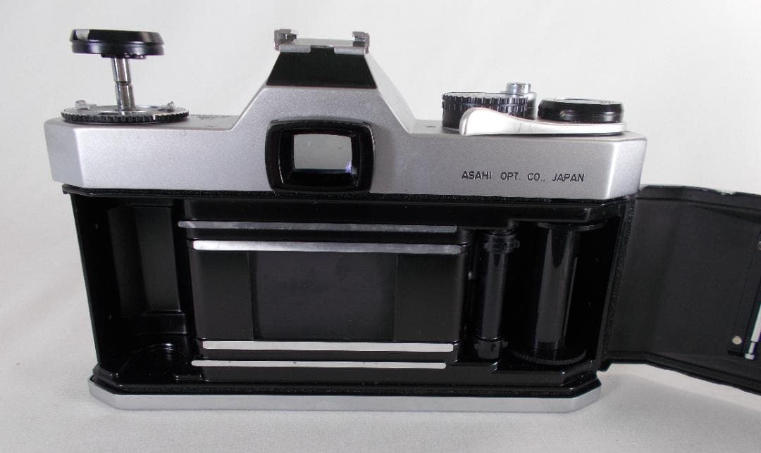 フィルムカメラ 整備済　Pentax SPF + レンズ f/1.8　U269