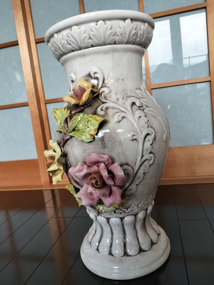 イタリア製の花瓶です。