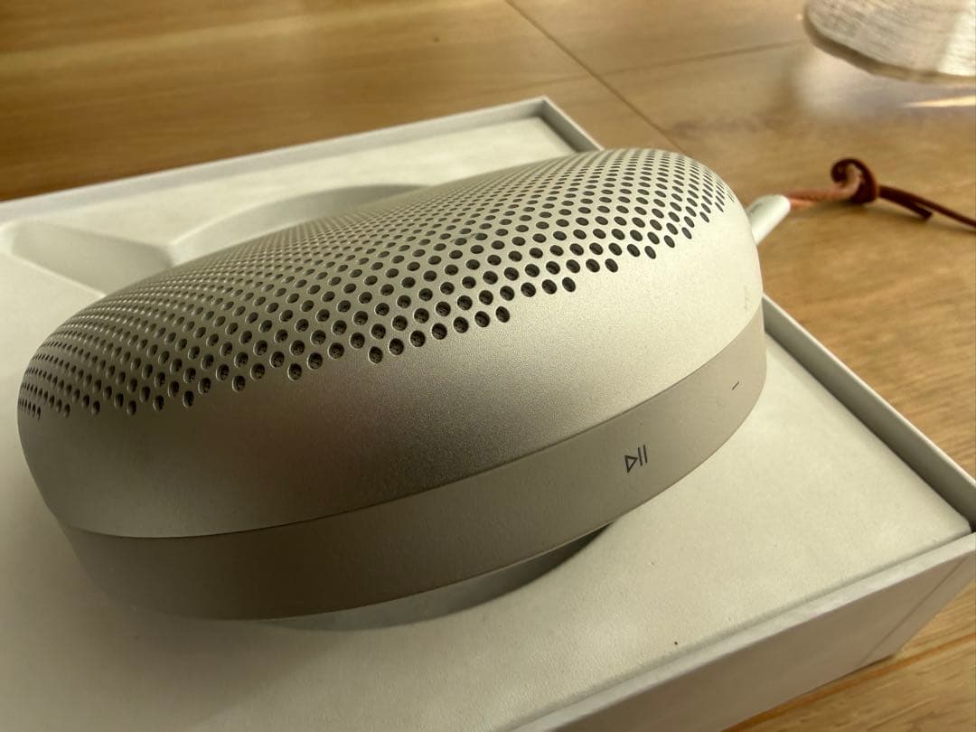 スピーカー・ウーファー Bang & Olufsen A1 2nd Generation