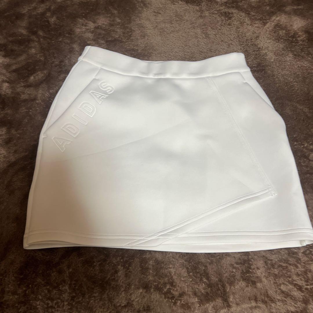 adidas レディース セットアップ　ホワイト