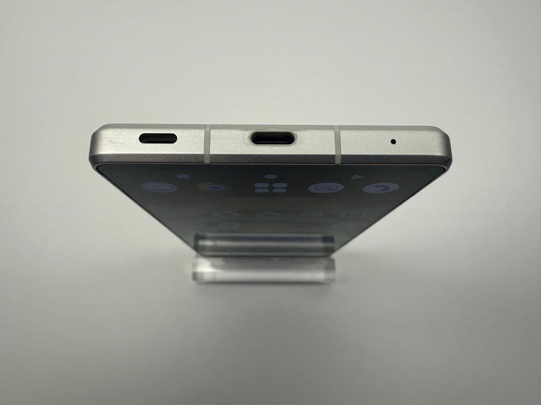 Aquos R8 SH-52D 256GB SIMフリー クリーム