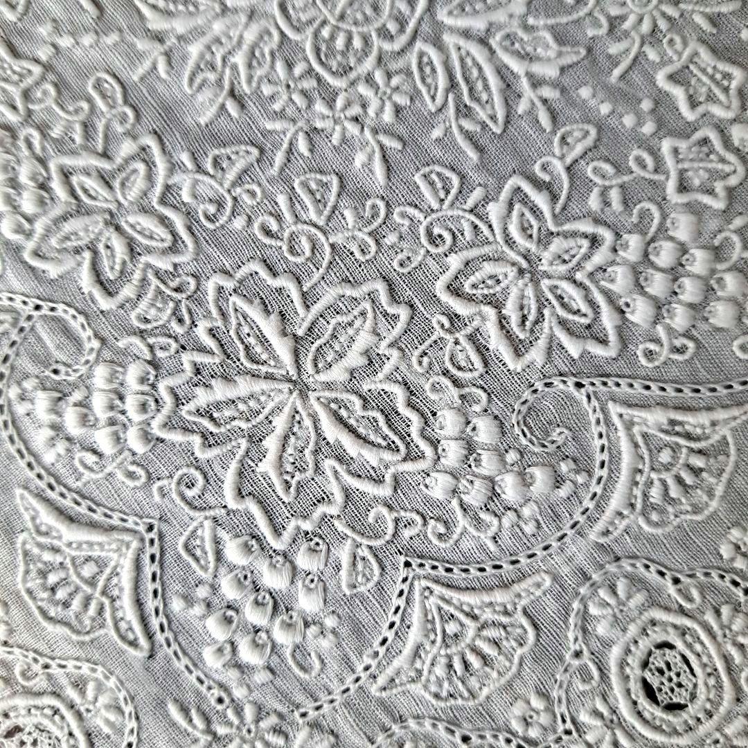 スワトウ　刺繍　ハンカチ　未使用