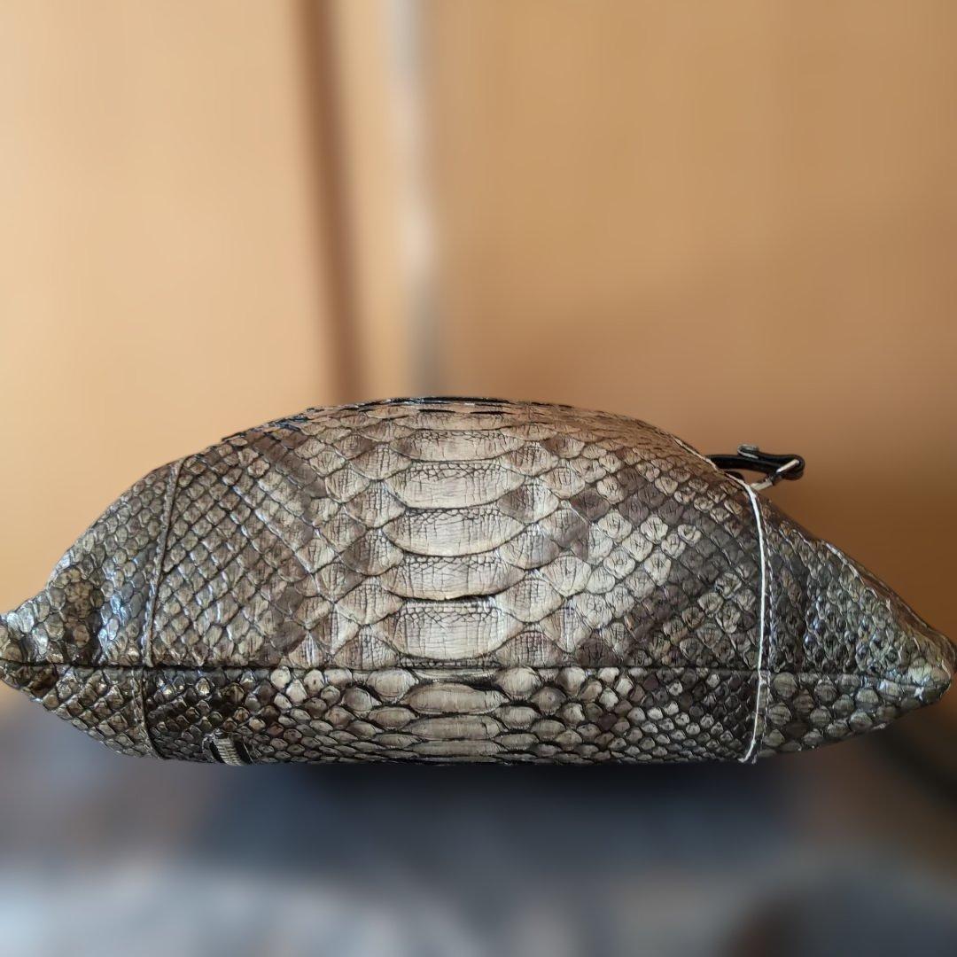 セール♥️高級皮革パイソン斜め掛け２way男女兼用ショルダーバッグ