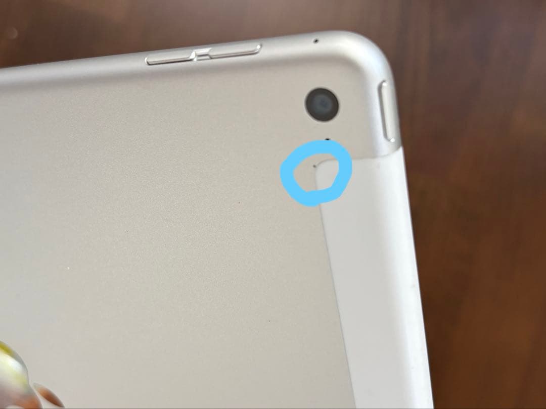 iPad Air2 シルバー 128GB Wi-Fi+Cellularモデル