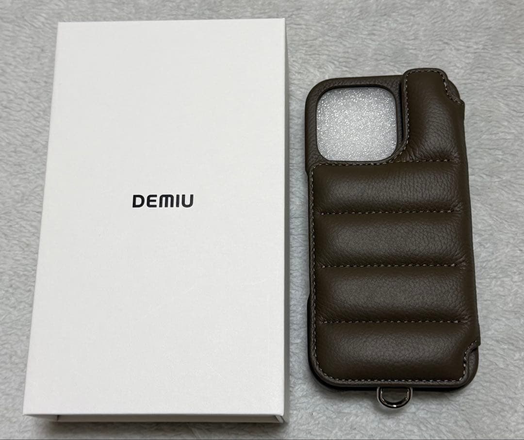 【新品未使用】DEMIU BALLON iPhone16pro エトープ