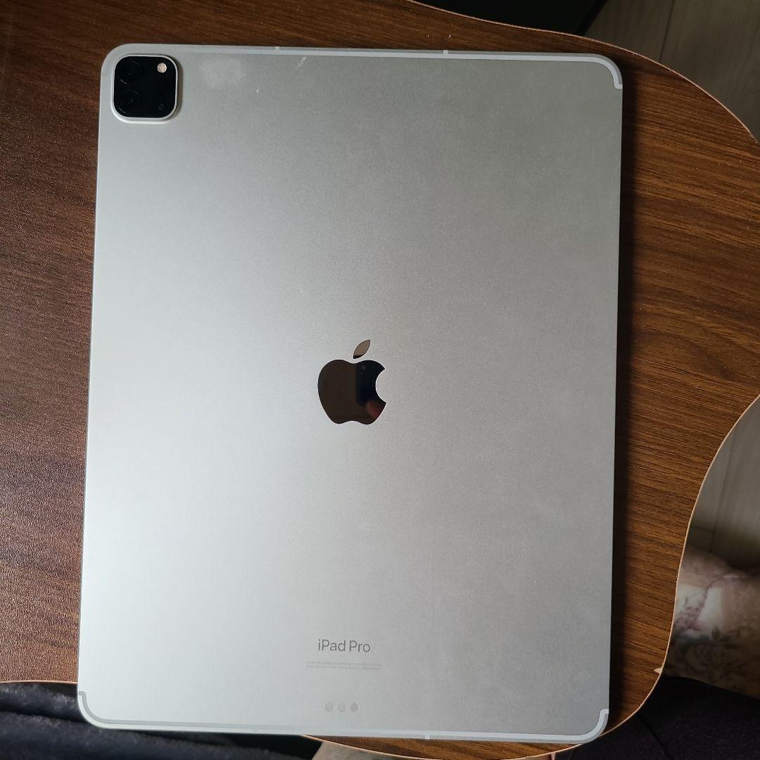 Apple iPad Pro 12.9インチ シルバー512GB (第六世代)