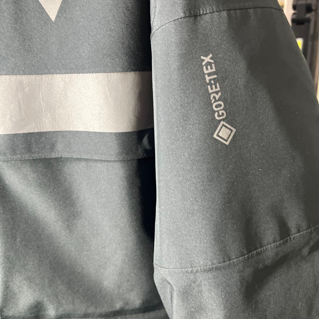 美品Lサイズ　Dainese AWA GORE-TEX スノーボードジャケット