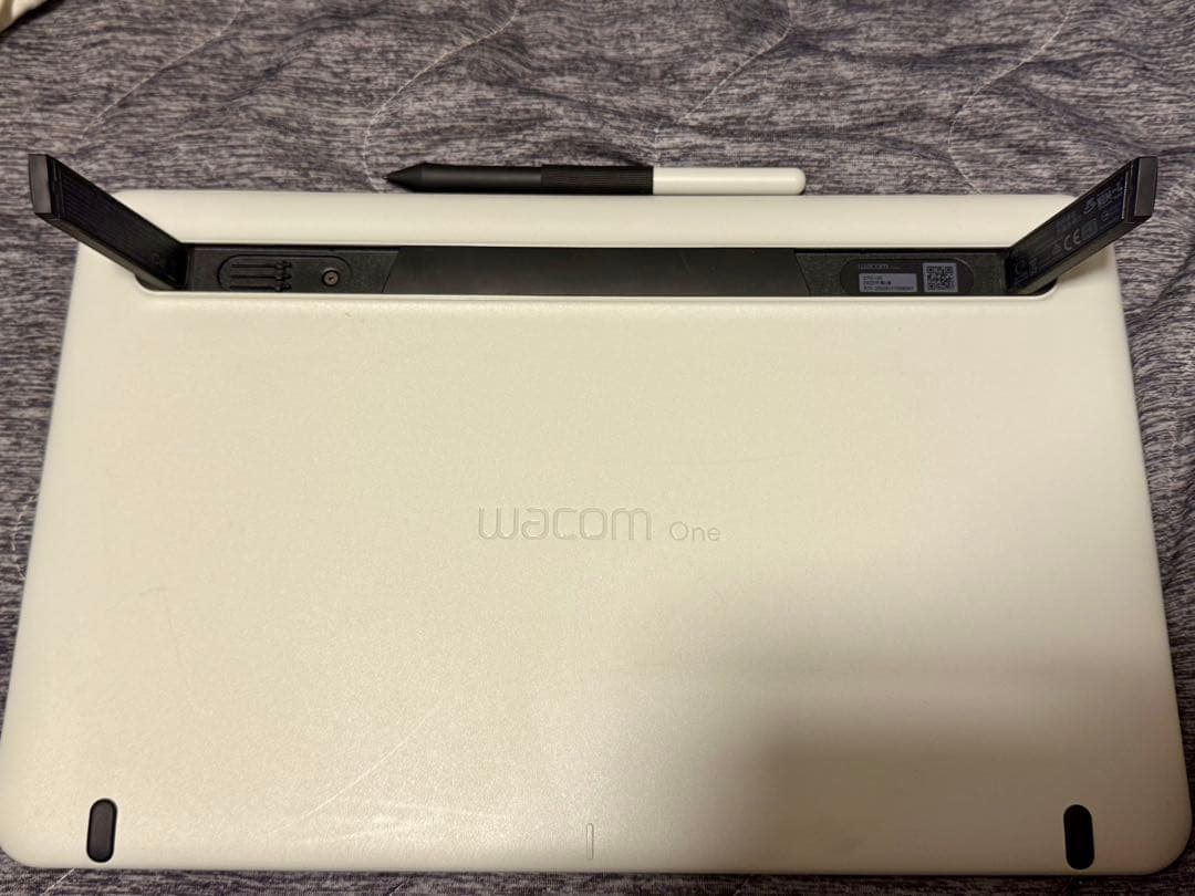 Wacom One Creative Pen Display 本体 dtk133