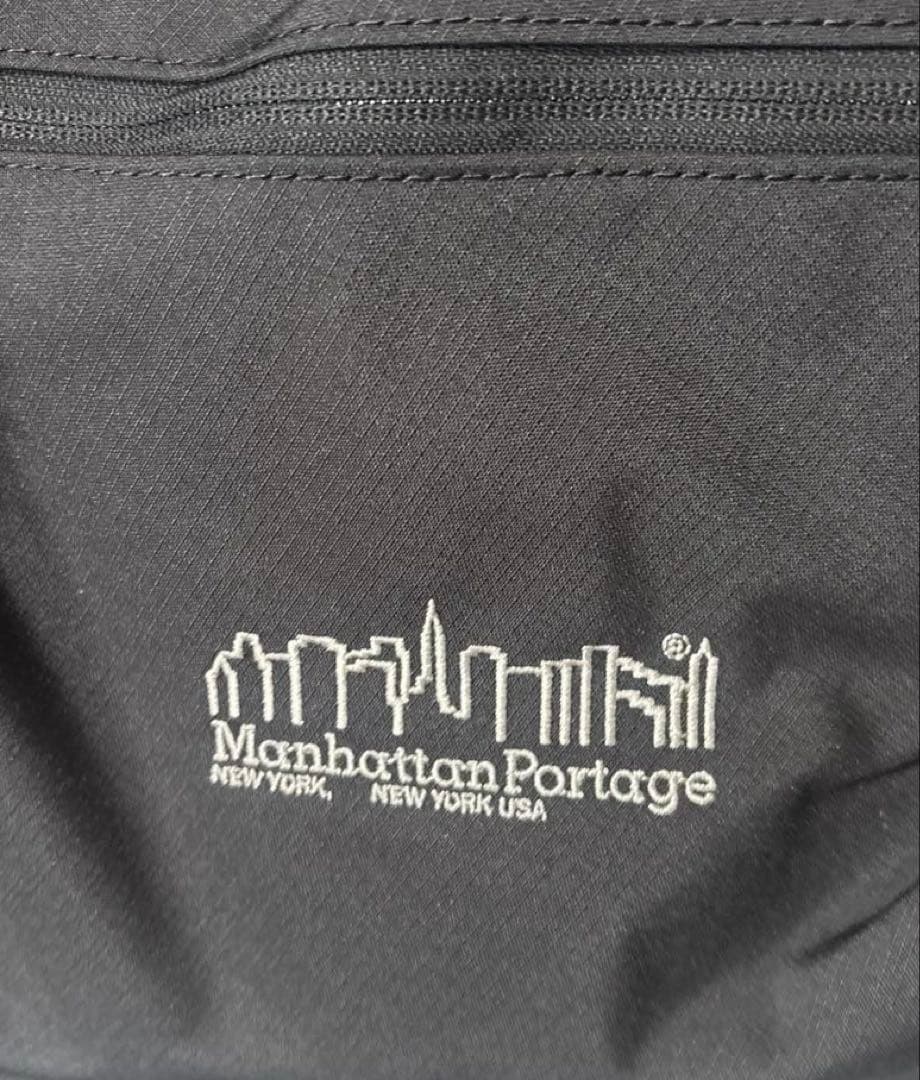 新品未使用タグ付きManhattan Portage ブラックボディバッグ
