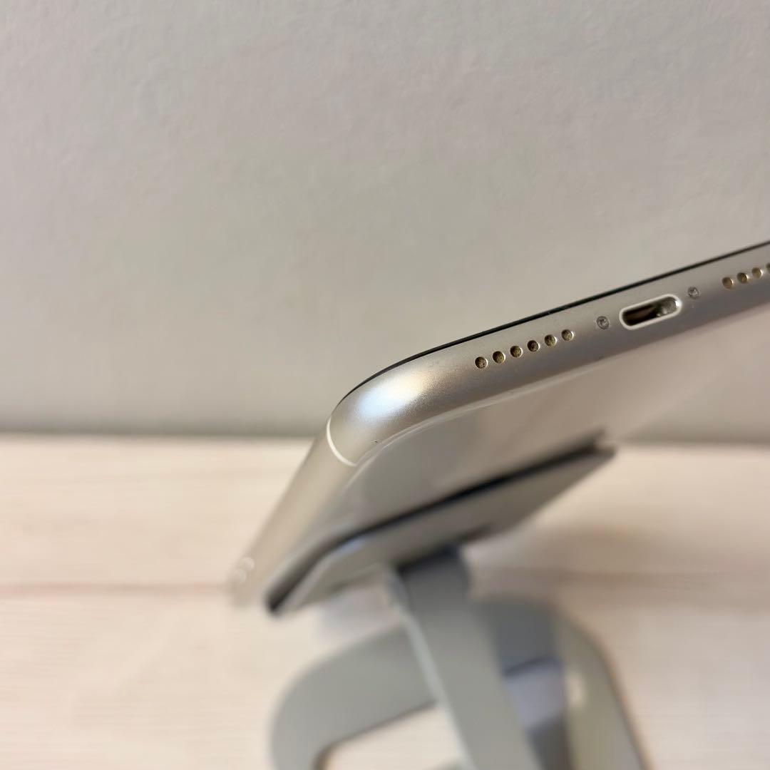 iPhone 11 64GB ホワイト