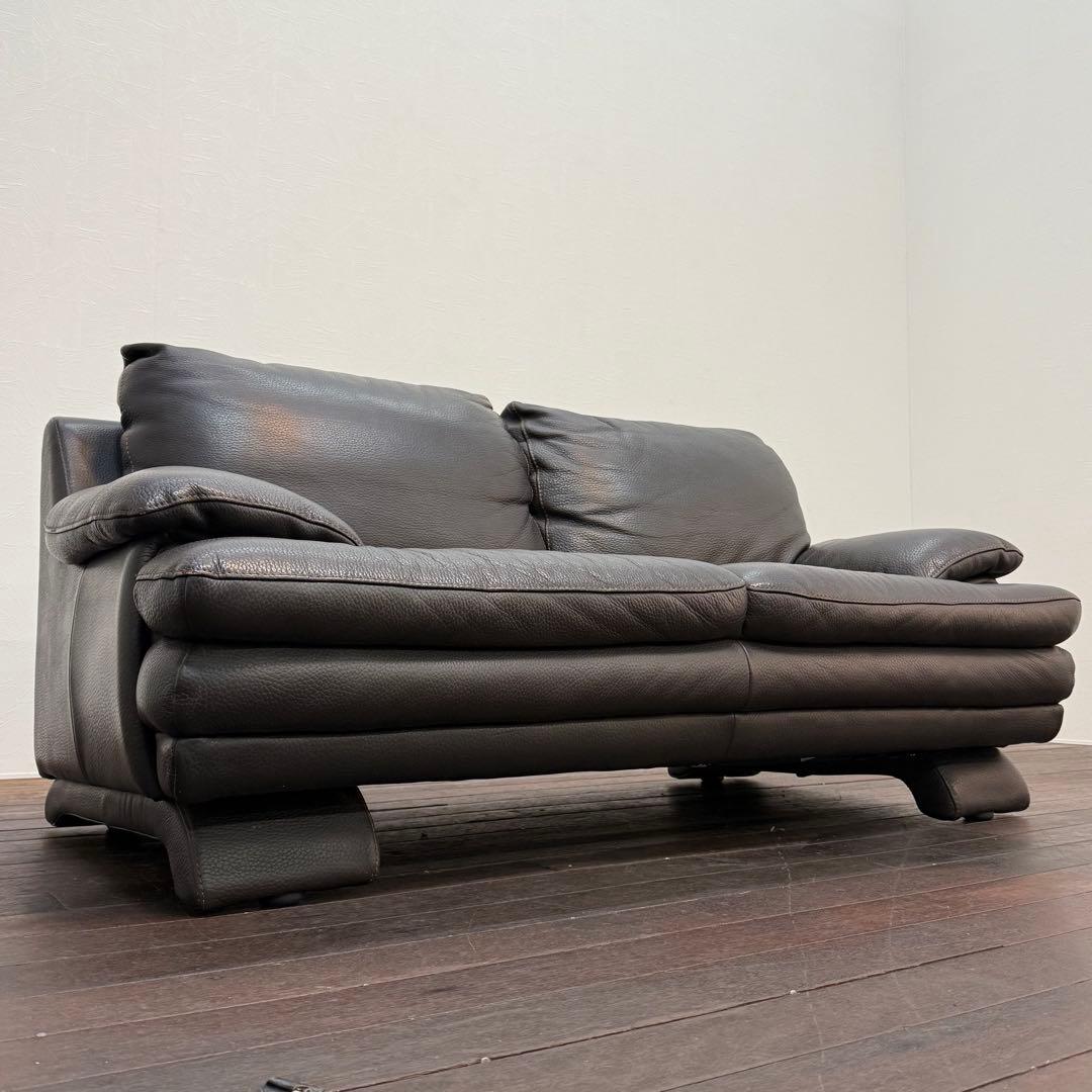 H112K72 IDC大塚家具 L/S コンフォート 黒革張り 3人掛けソファ