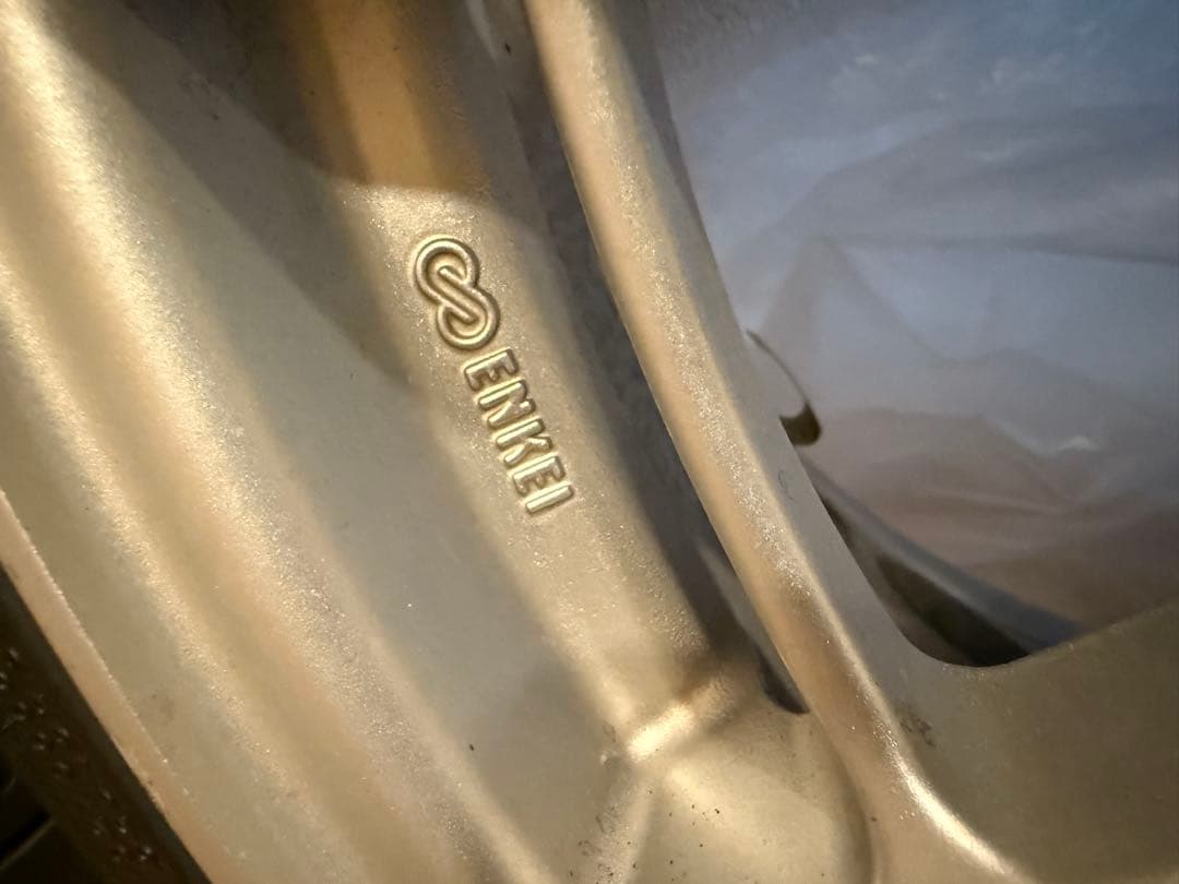 エンケイ　ENKEI NT03RR 18インチ 8.5J 4本