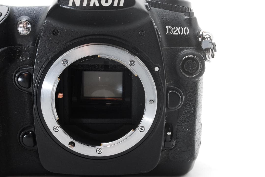 三脚付きNikon D200＋18-200mm 高倍率ズーム