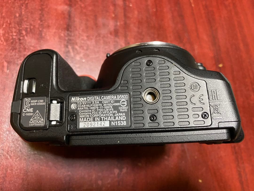 ショット数840枚ニコン Nikon D5600 AF-Pダブルズームキット