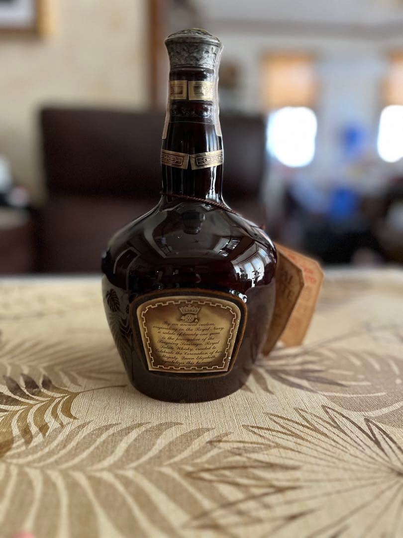 ロイヤルサルート21年 陶器ボトル　700ｍ