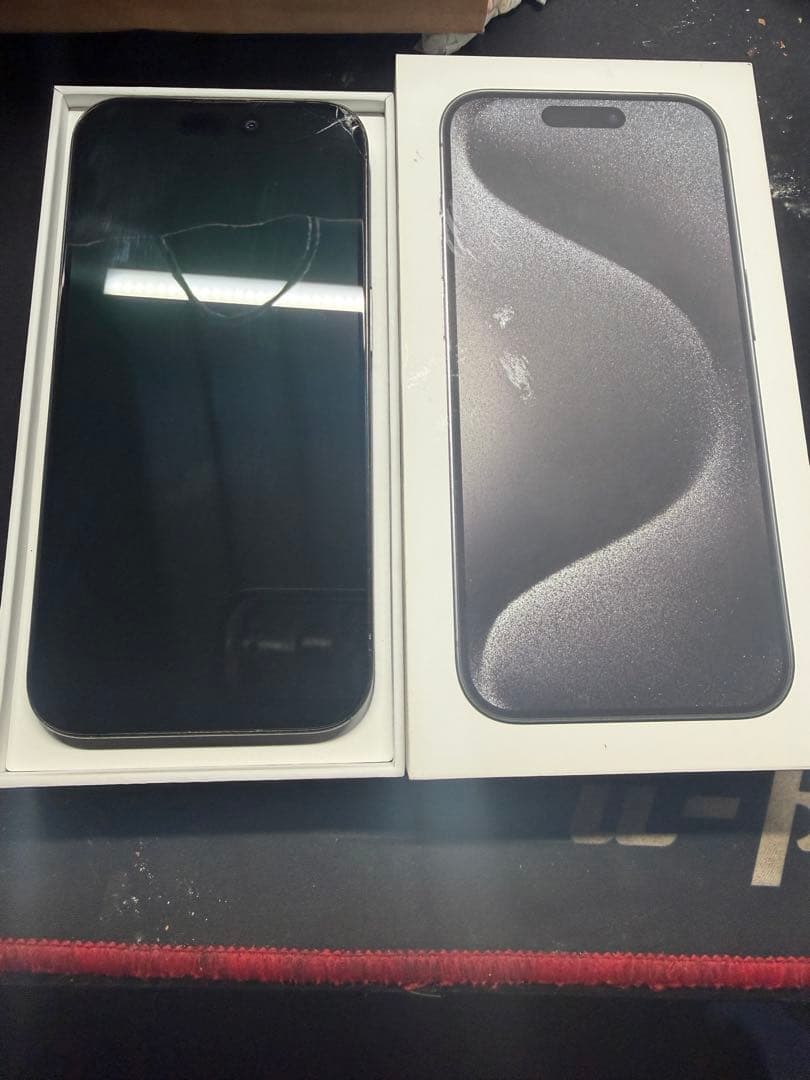 iPhone 15 Pro 　256GB ブラックチタニウム