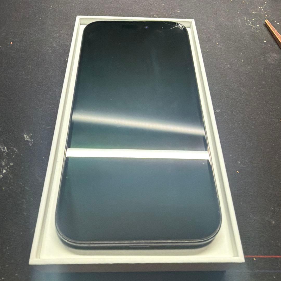 iPhone 15 Pro 　256GB ブラックチタニウム