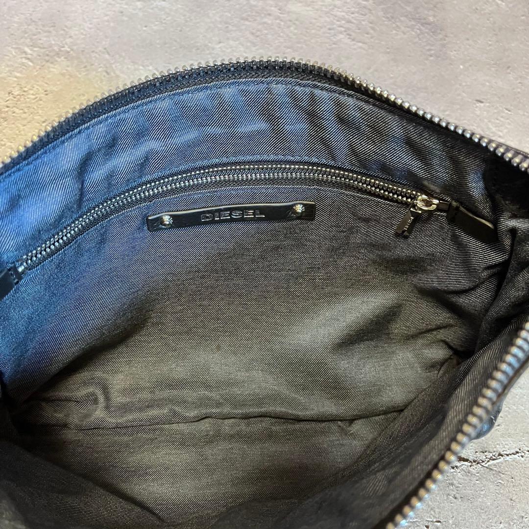 DIESEL ブラックレザーショルダーバッグ