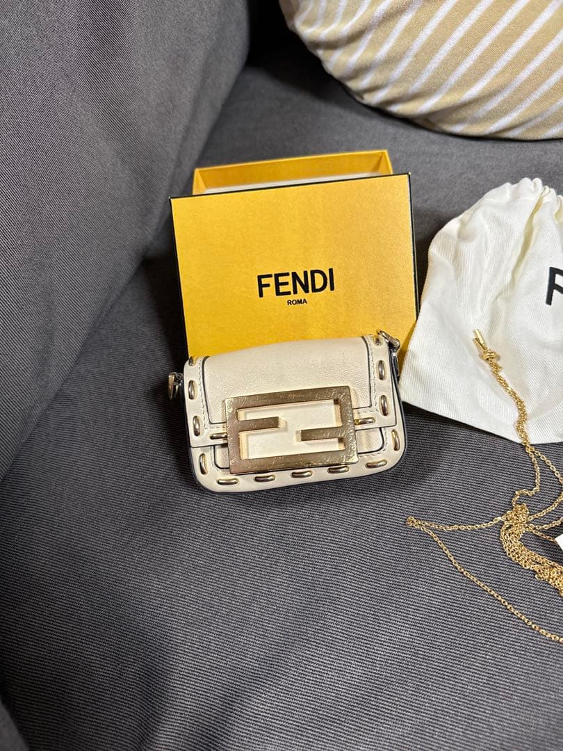 d*4様 FENDI 【FENDI】ナノバゲットチャーム