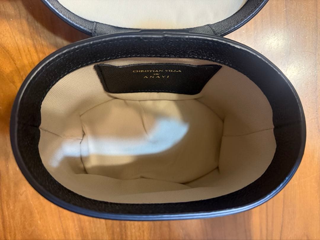 超美品 CHRISTIAN VILLA バニティバッグ レディース ブラック