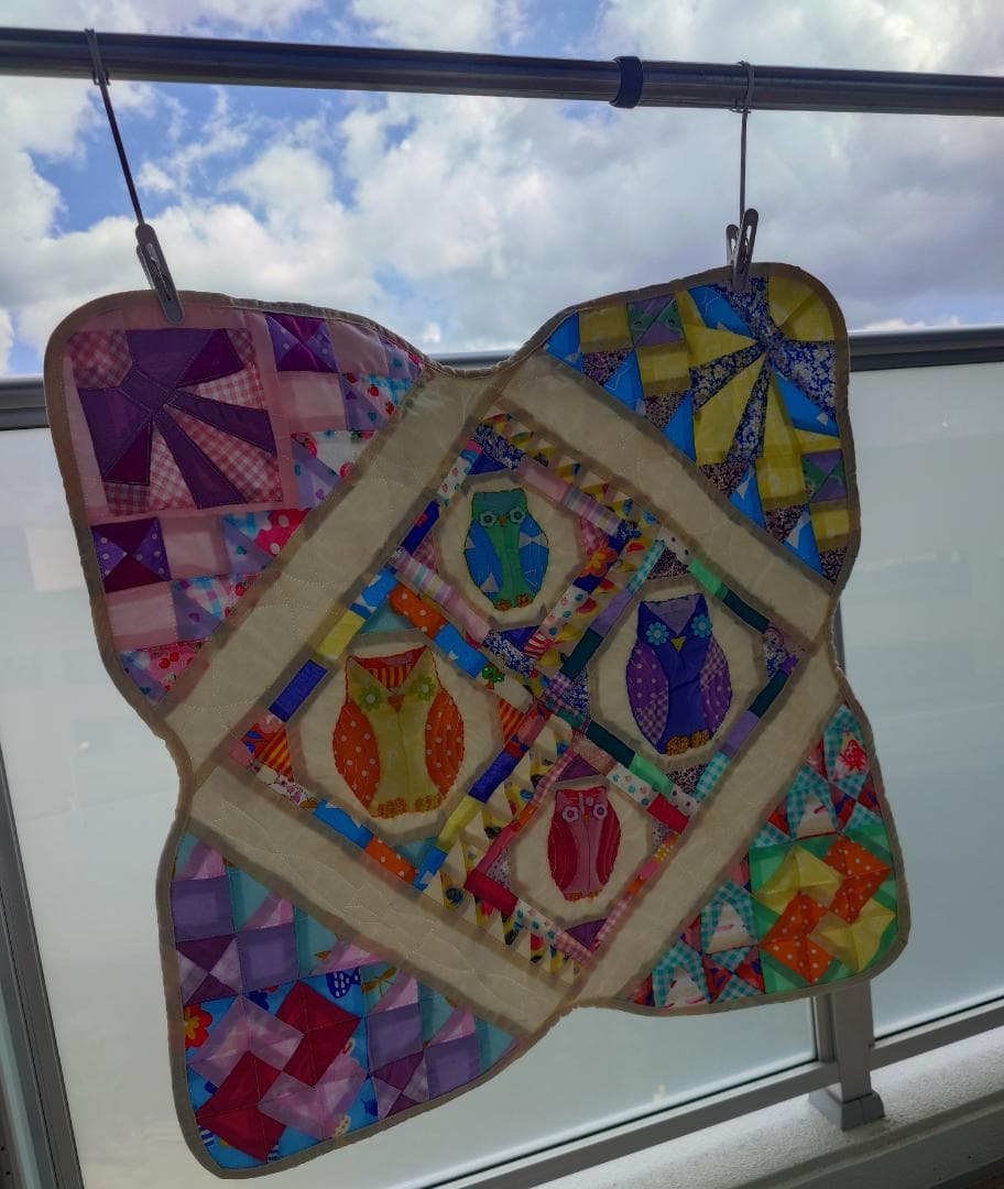 フクロウくん達　タペストリー　キルティング