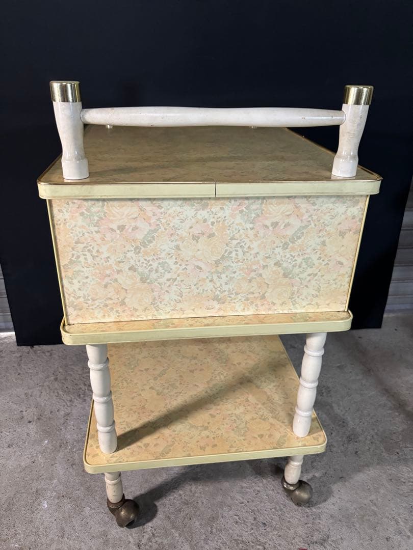 昭和レトロ キッチンワゴン 中古品 花柄 絶版 ガラス戸 アンティーク 家具