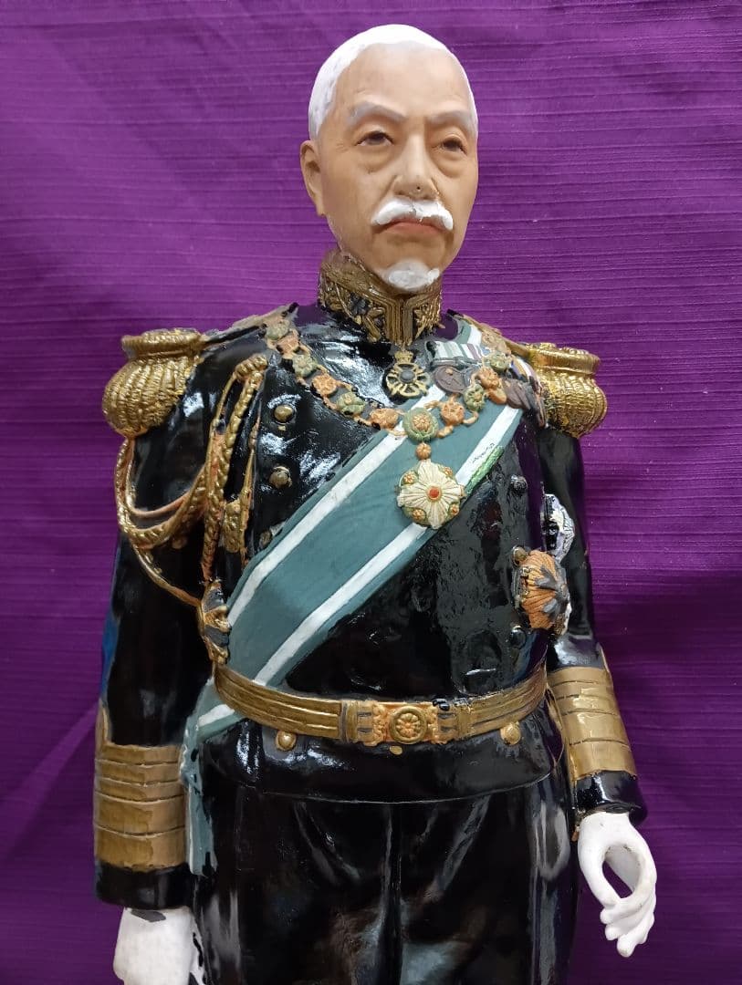 確認用画像戦前時代細密造形東郷平八郎元帥海軍大将陶器製４６センチ人形修正飾り置物