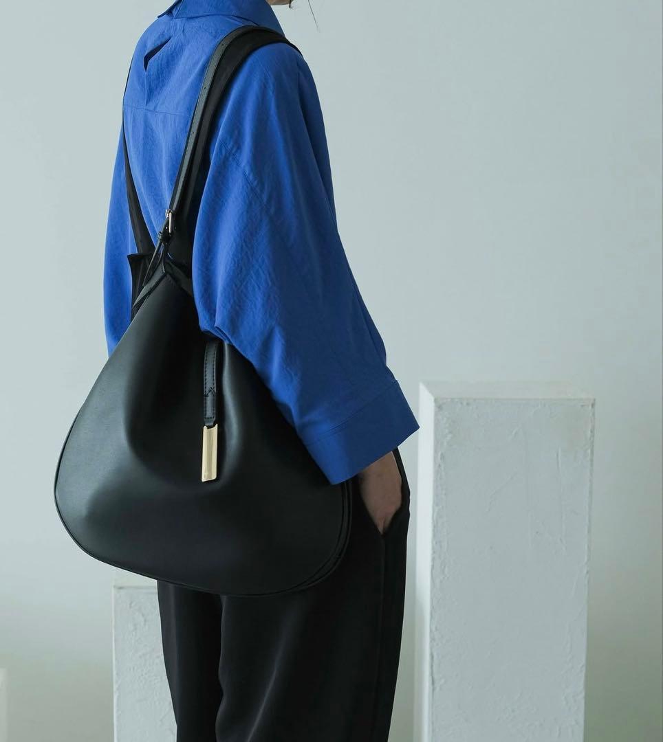 JISTORY ブラックショルダーバッグ