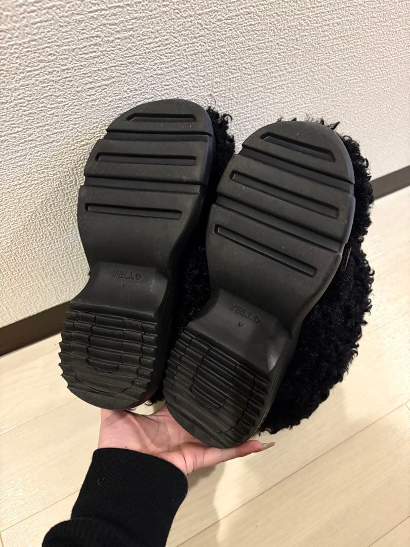 YELLO INKY SHORT BOOTS ブラック