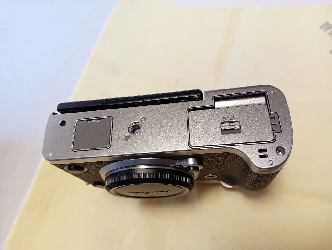 美 品 FUJIFILM X-T3 シルバー 本体 バッテリー2個付き