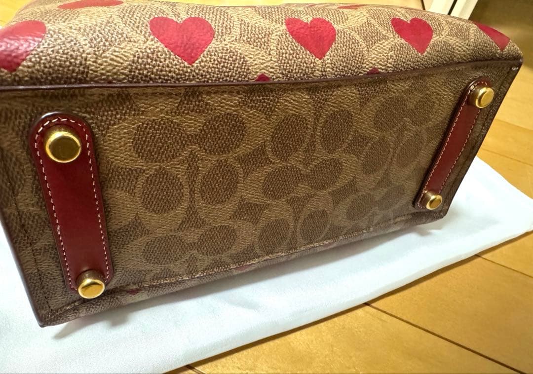 r*様 COACH ハート柄 ウィロウトート24 ハンドバッグ