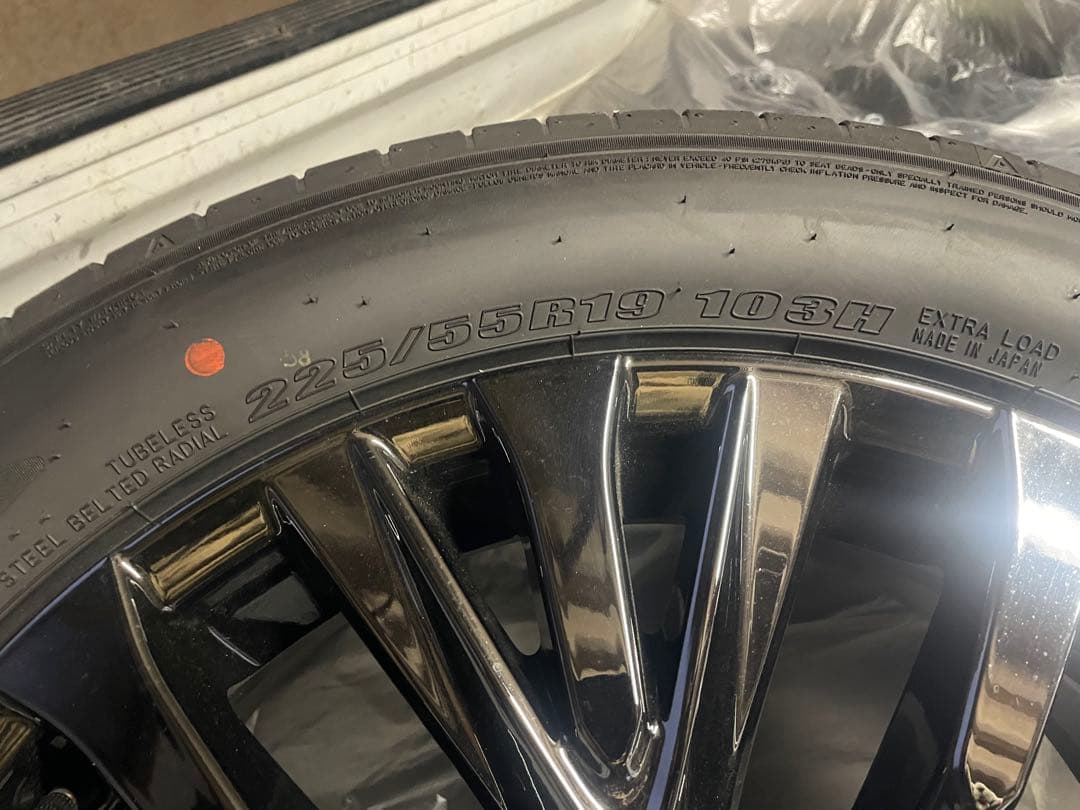 新車取外し　40ヴェルファイア　純正ホイール&タイヤ4本セット　ロックナット付