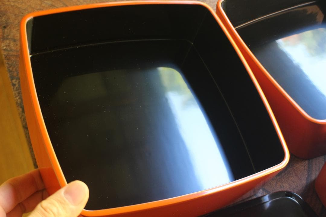 デッドストック！極上内黒朱漆の美しい胴張三段重（検輪島塗山中塗お重重箱