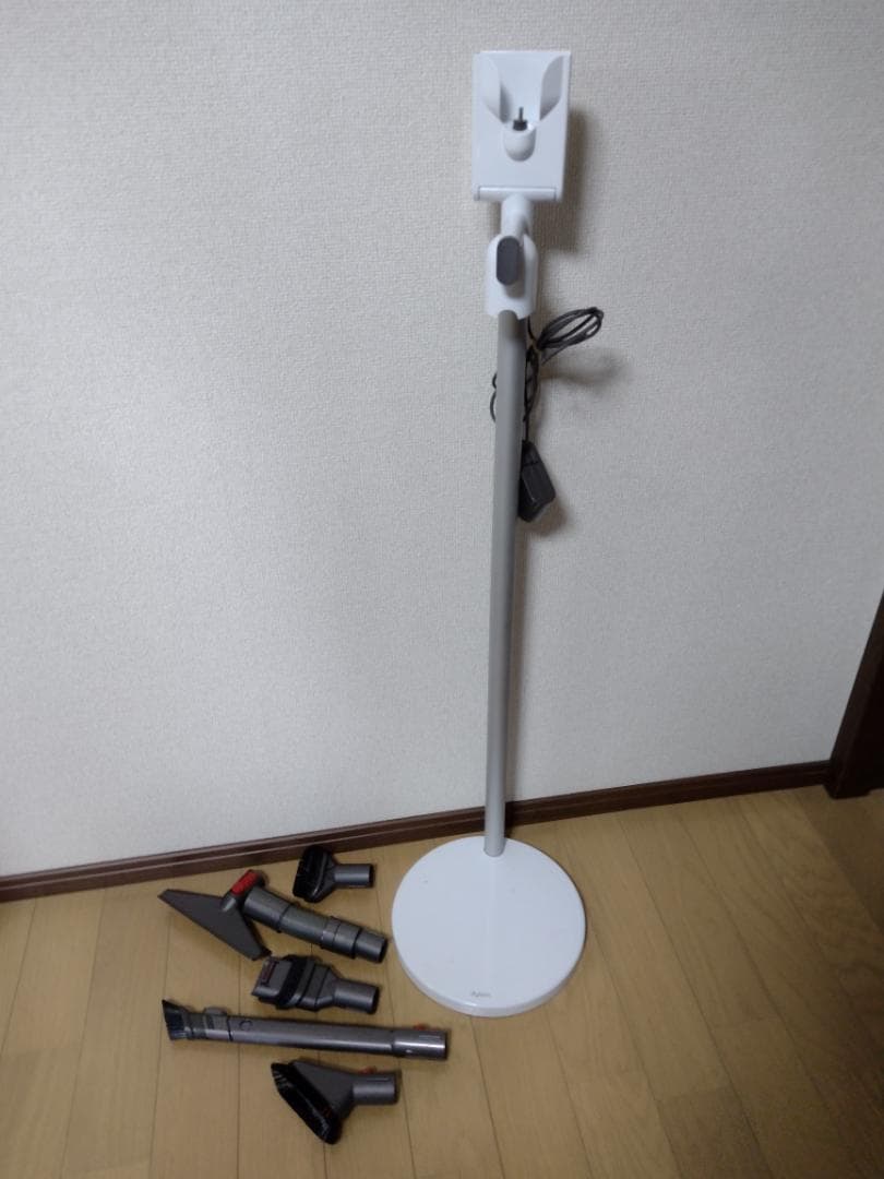 ダイソン★digital slim★SV18★バッテリ新品大差なし★スタンド付2