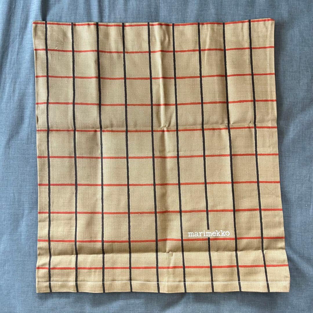 111. 【新品】marimekko チェック柄 座布団カバー 55×59