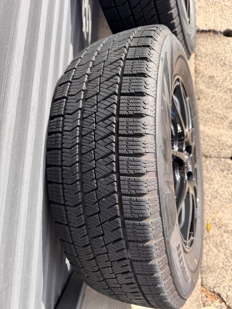 15インチ スタッドレスホイールセット ブリザックVRX2（80ノアヴォクシー）