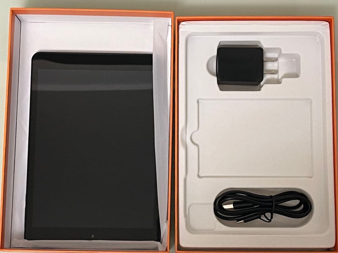 UAUU 8インチタブレット 本体 充電器付き