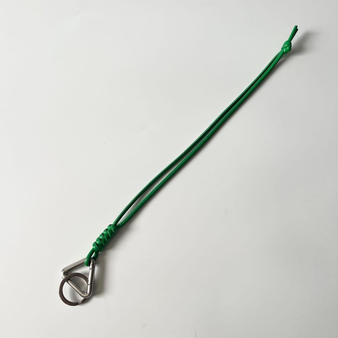 ボッテガヴェネタ　トライアングル　キーリング　ネックストラップ　レザー　グリーン