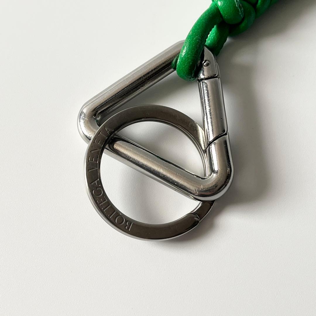 ボッテガヴェネタ　トライアングル　キーリング　ネックストラップ　レザー　グリーン