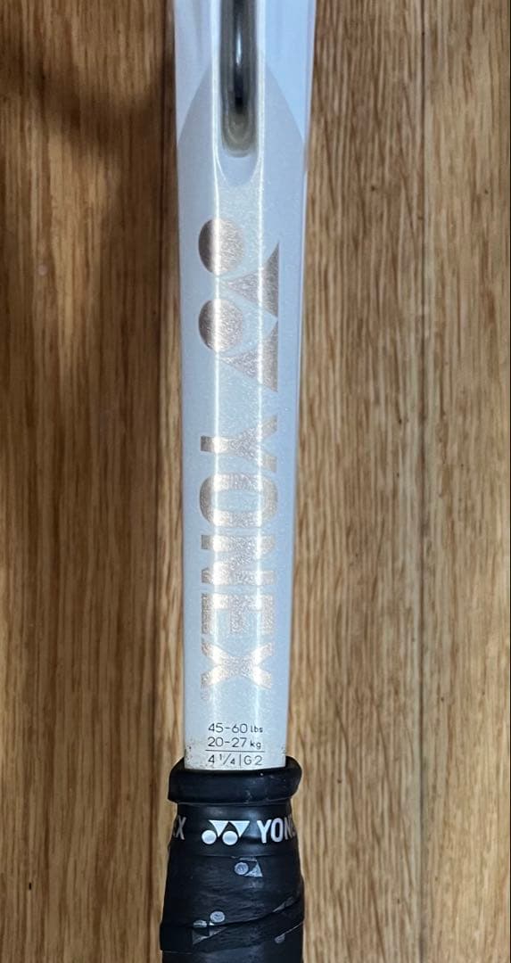 YONEX VCORE 100 硬式テニスラケット ガット:ポリツアープロ