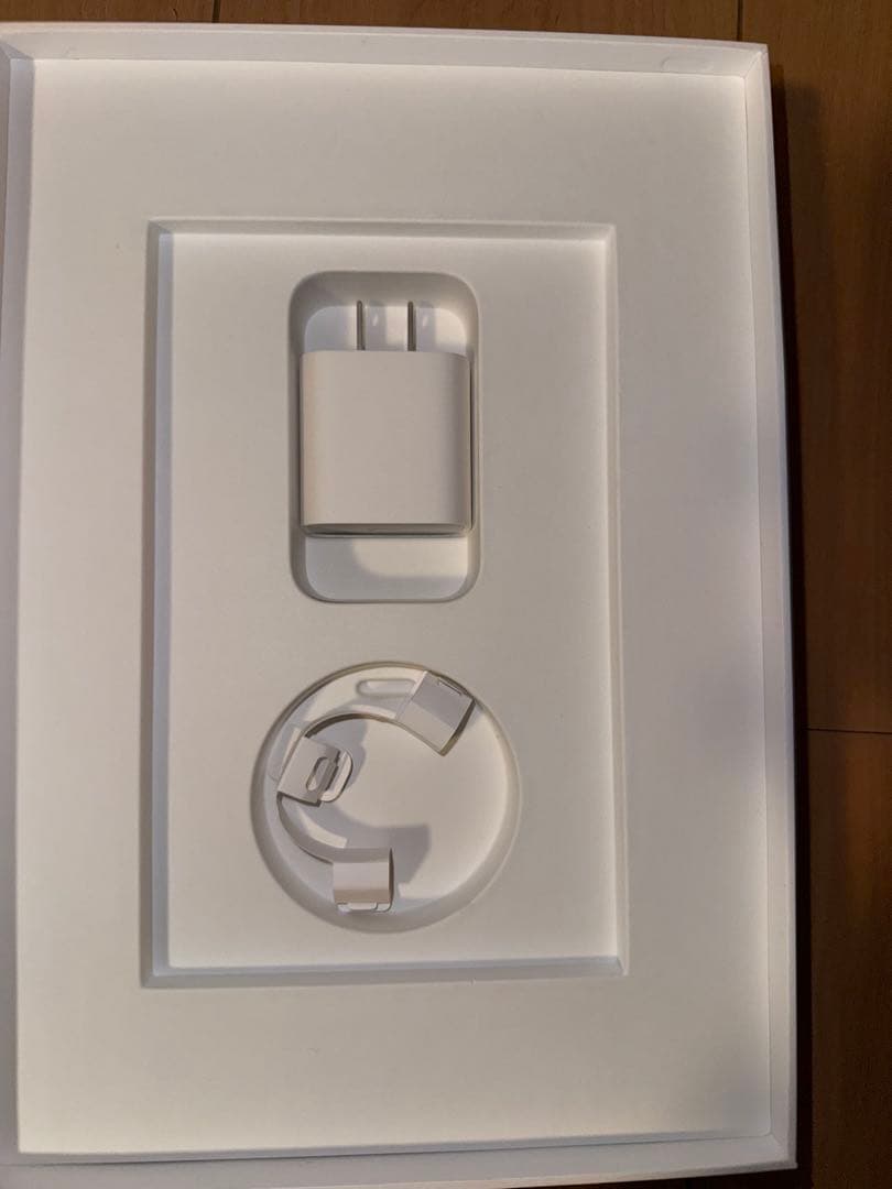 Apple iPad 第9世代シルバー 本体 箱付き