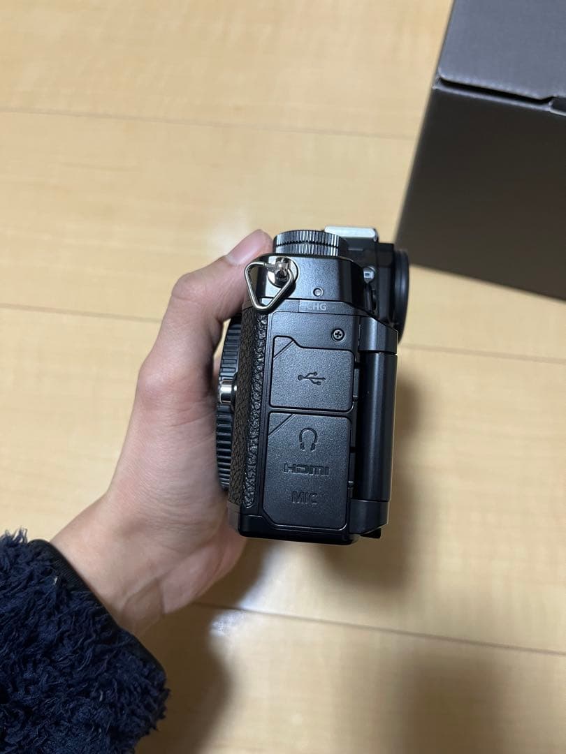 [ほぼ新品]Nikon Zf ミラーレスカメラ 本体