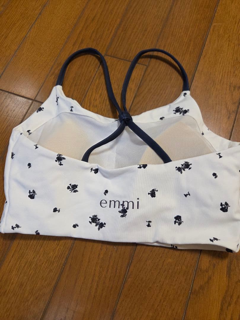 emmi 花柄 ヨガウェアセット