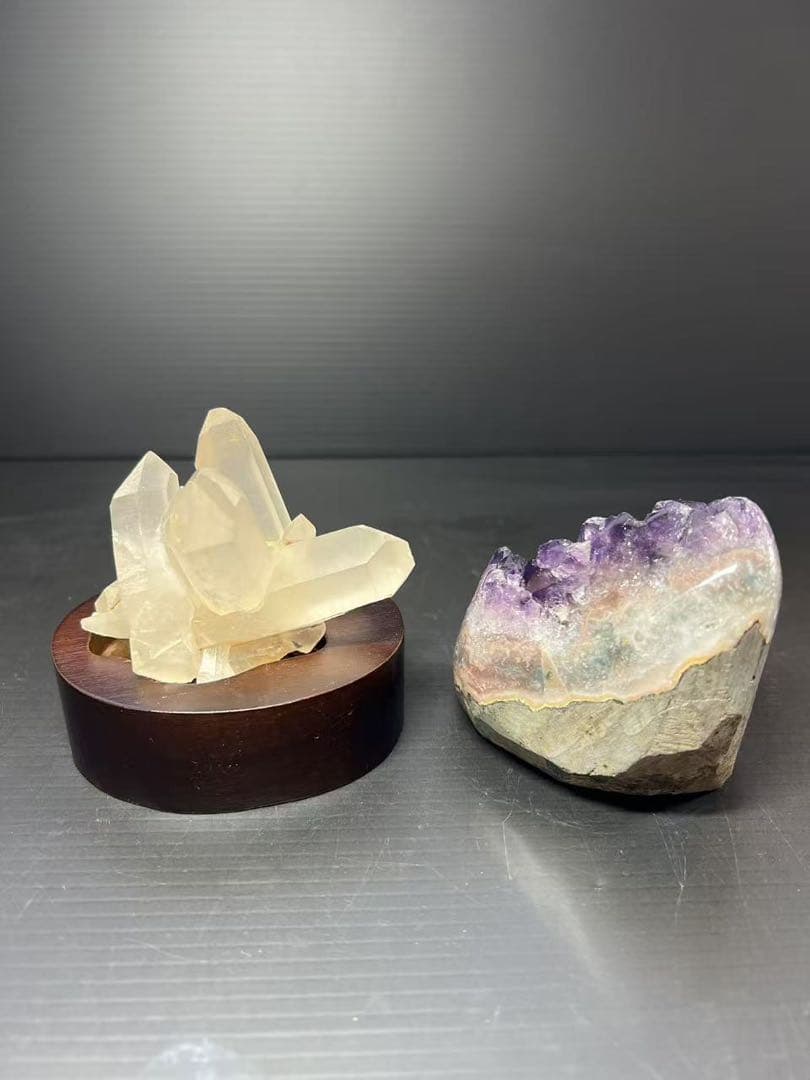 A771 アメジストドーム クラスター ウルグアイ産 と水晶クラスター