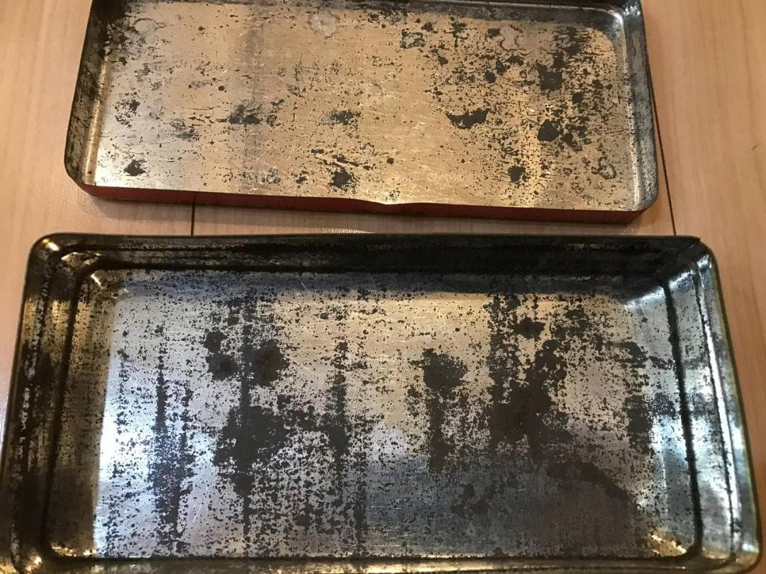 ブリキ缶　【レア！】年代不明　フランス　カリヨンの鐘