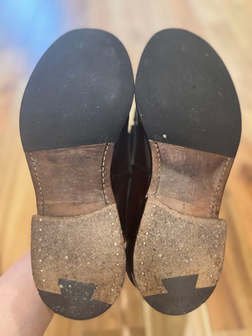 ダークブラウン タッセル付きローファー