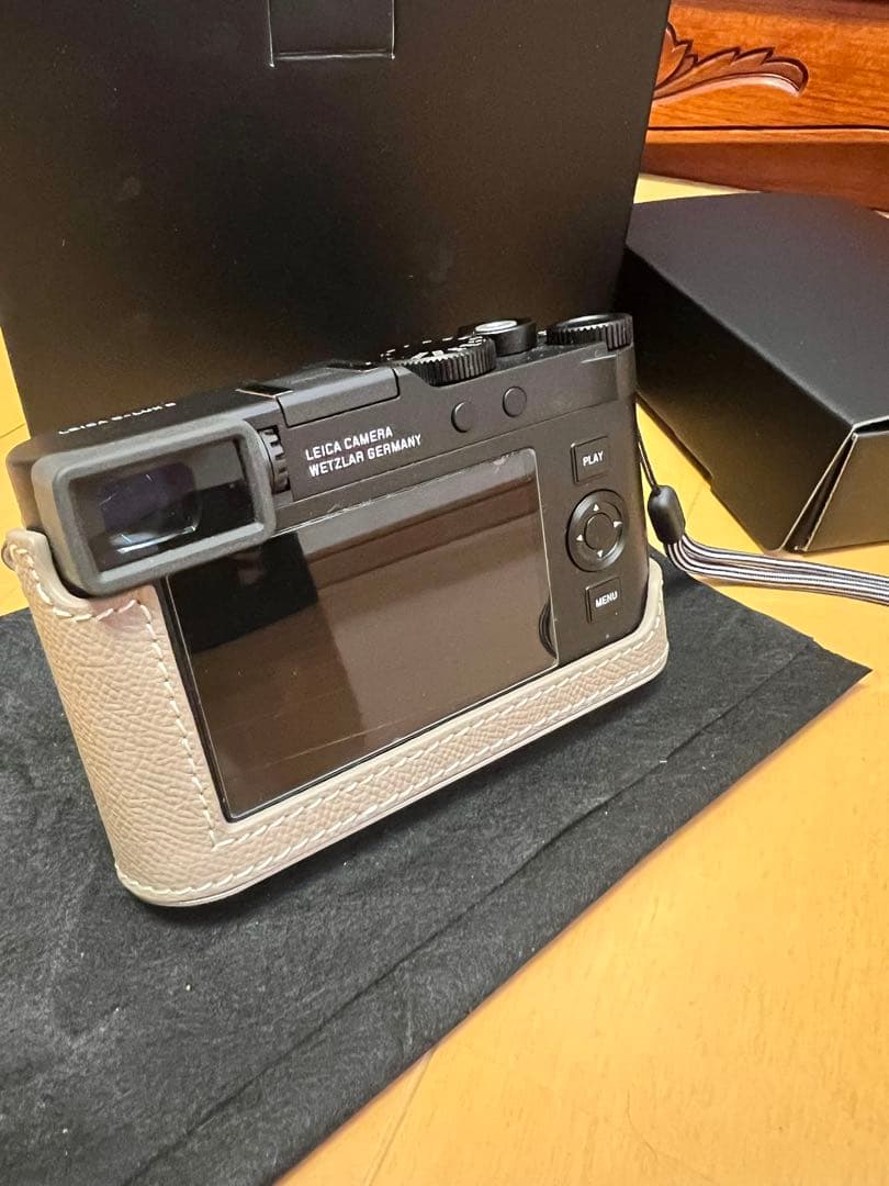 ライカ LEICA D-LUX8 Black ハンドグリップ 他付き