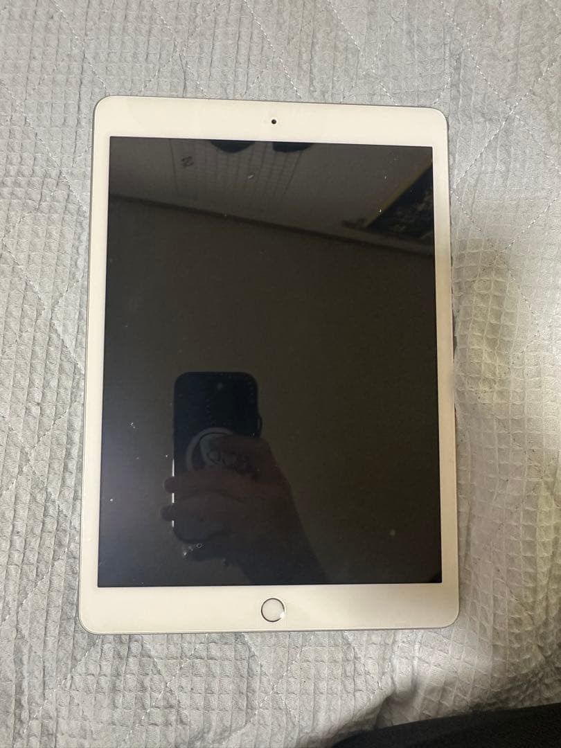 iPad 本体 第７世代 128GB シルバー　箱付き